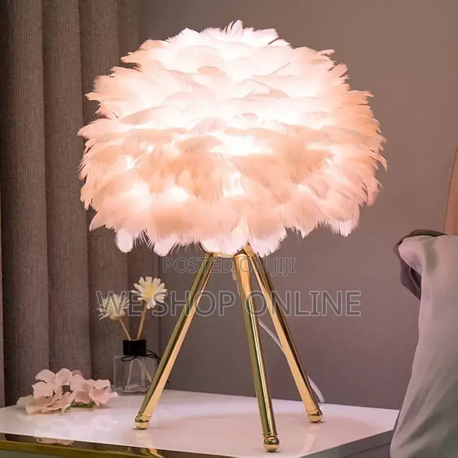 Romantic Feather Table Lamp
