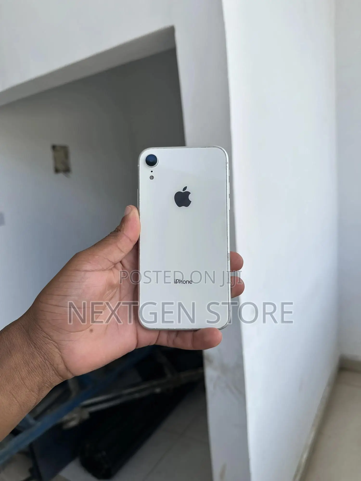 Apple iPhone XR 64 GB White
