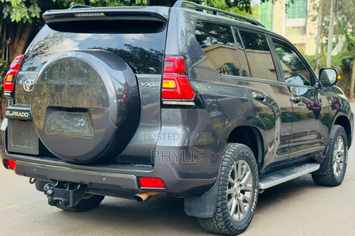 Toyota Land Cruiser Prado 3.0 172hp 2020 Gray