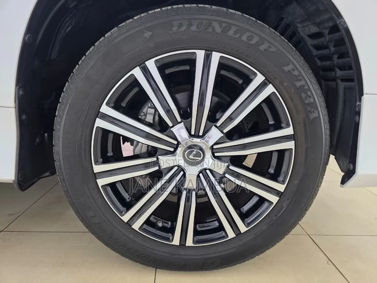 Lexus LX 570 (5 seats) AWD 2019 Pearl