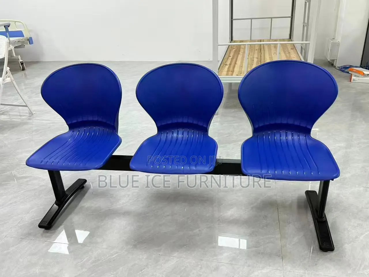 Armless 3- Seater Link Chair