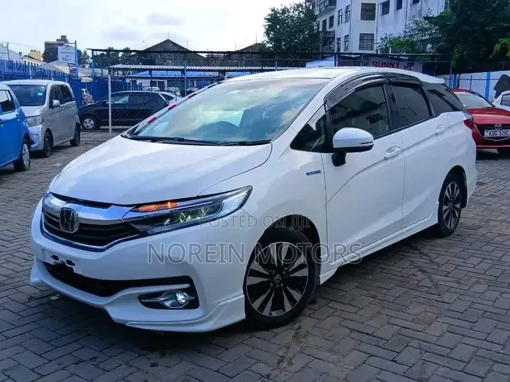 Honda Fit Shuttle 2019 White