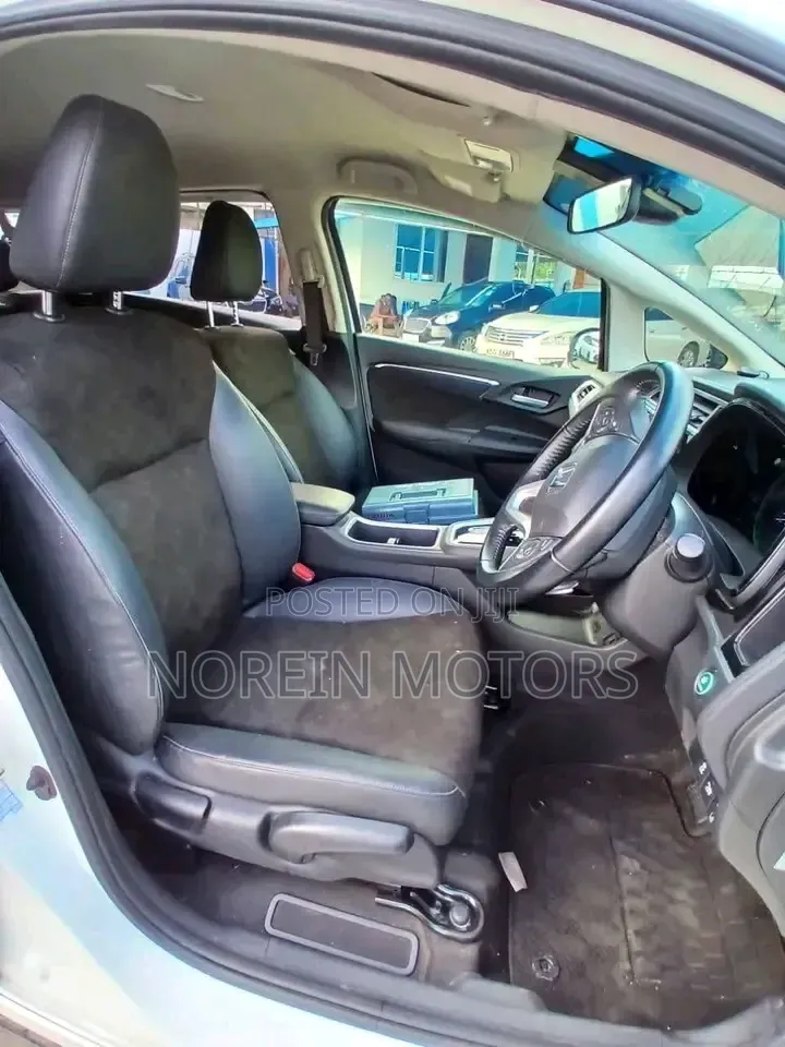 Honda Fit Shuttle 2019 White