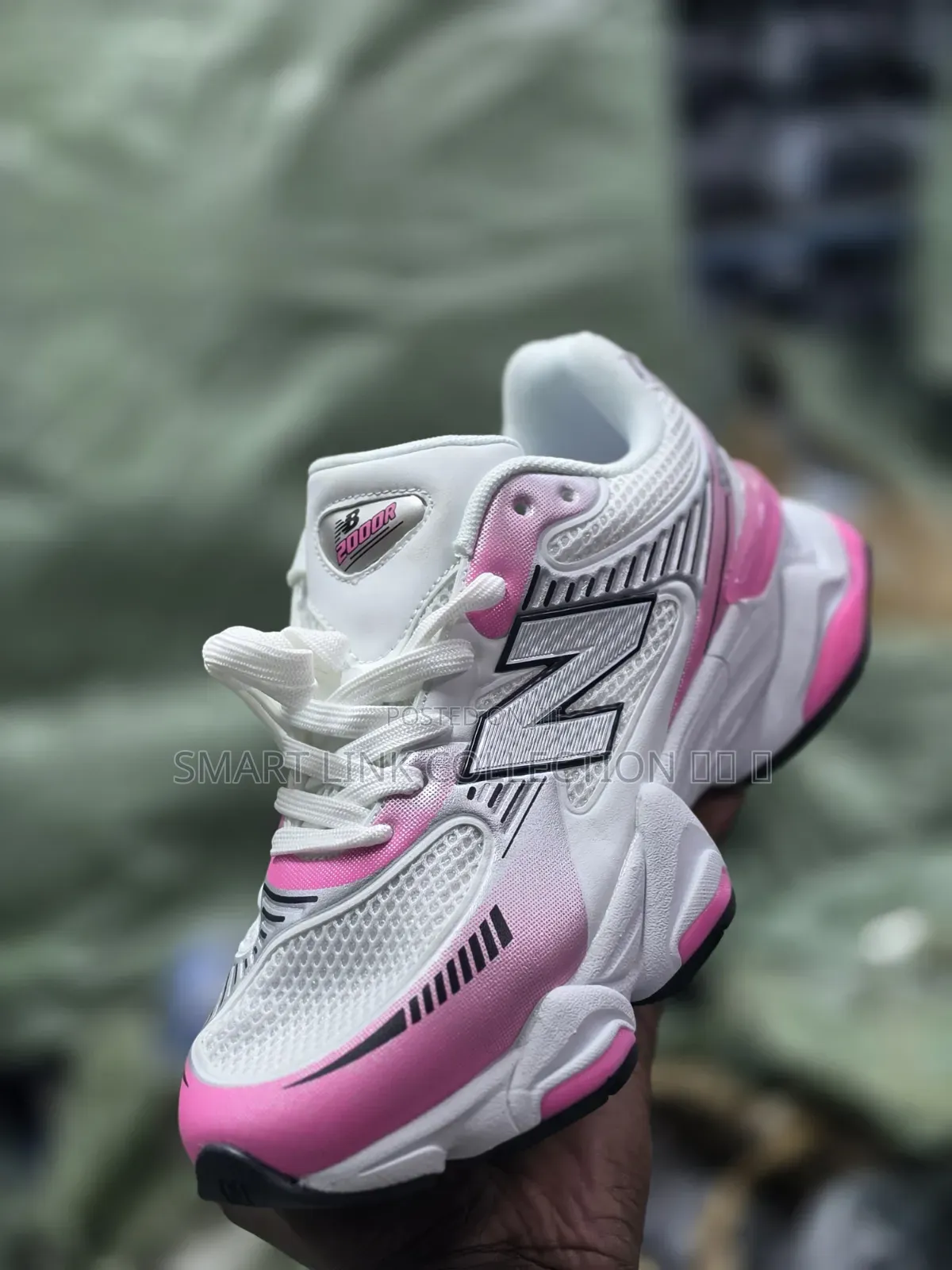 Spot New Balance 2000 Sneakers