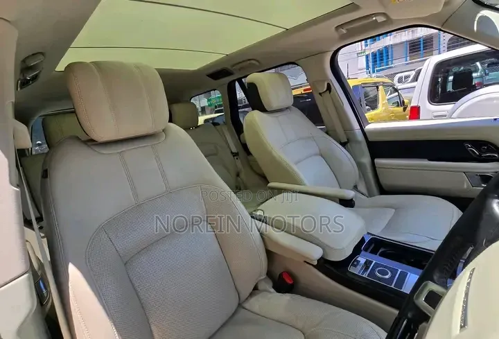 Land Rover Range Rover Vogue 2019 Gold