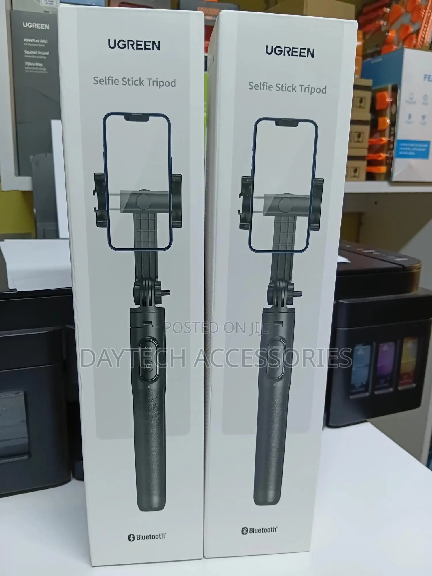 Ugreen Lp586 Selfie Stick Tripod With Bluetooth Remote - Black