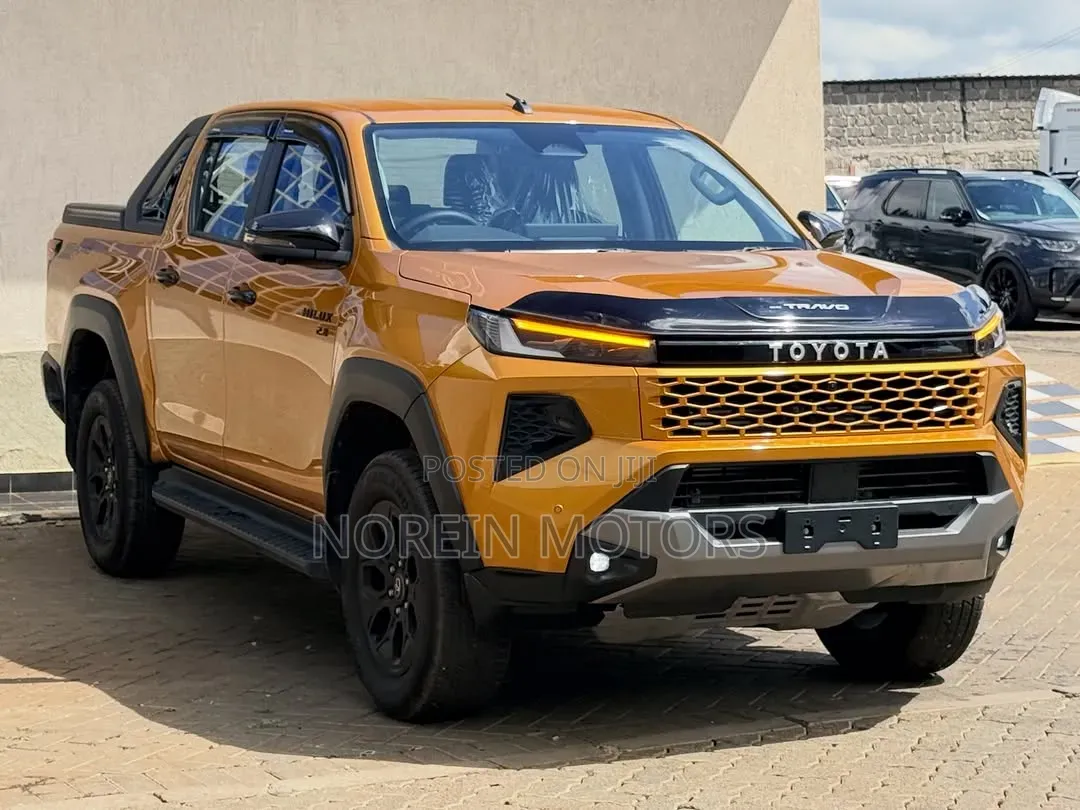 Toyota Hilux 2025 Gold