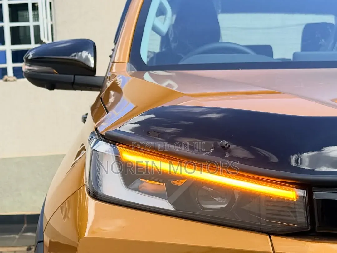 Toyota Hilux 2025 Gold