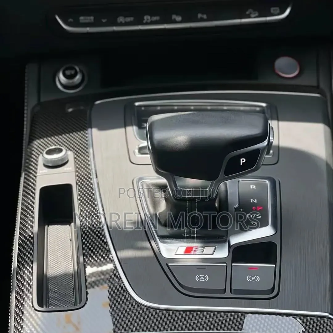 Audi Q5 45 Premium AWD quattro 2020 Matt Black