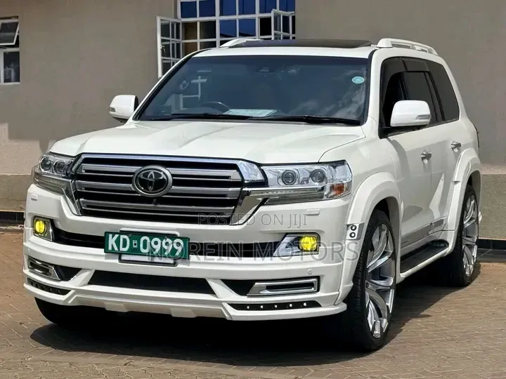 Toyota Land Cruiser 2019 White