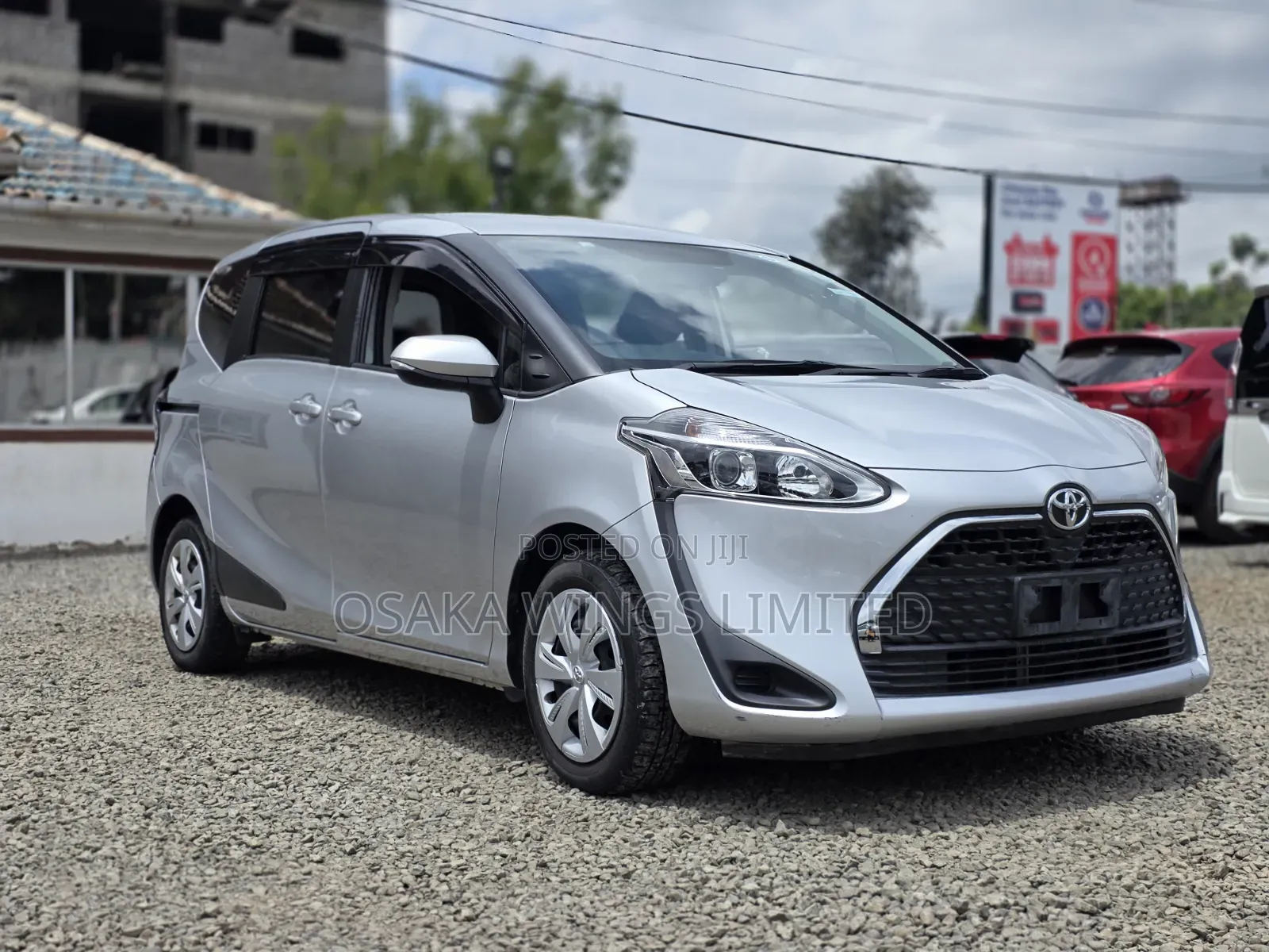 Toyota Sienta 2020 Silver