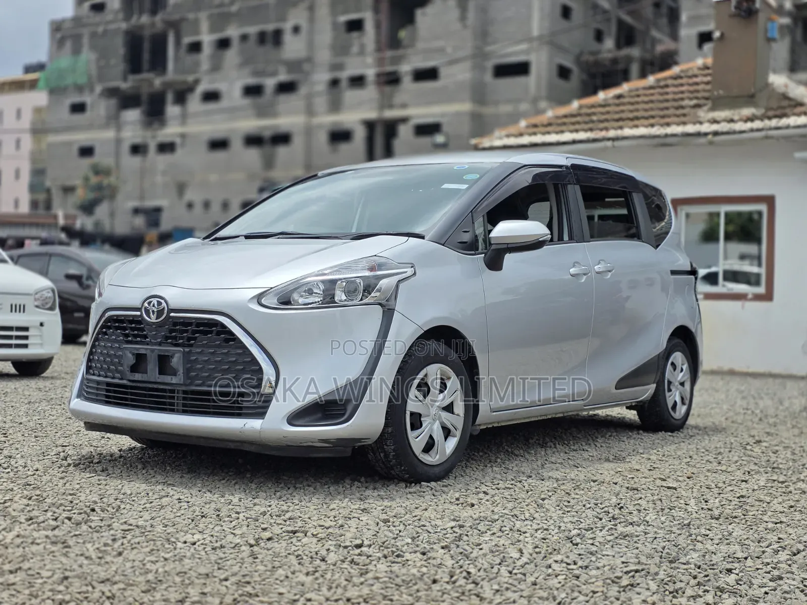 Toyota Sienta 2020 Silver