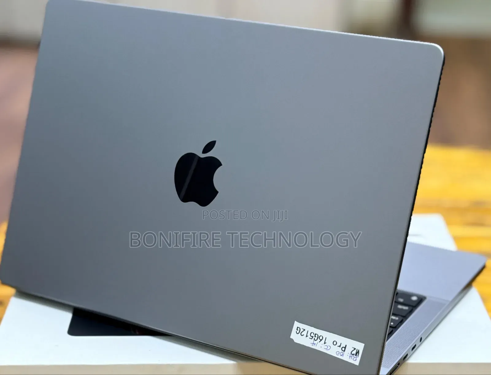 Laptop Apple MacBook Pro 2022 M2 16GB Apple M2 SSD 512GB