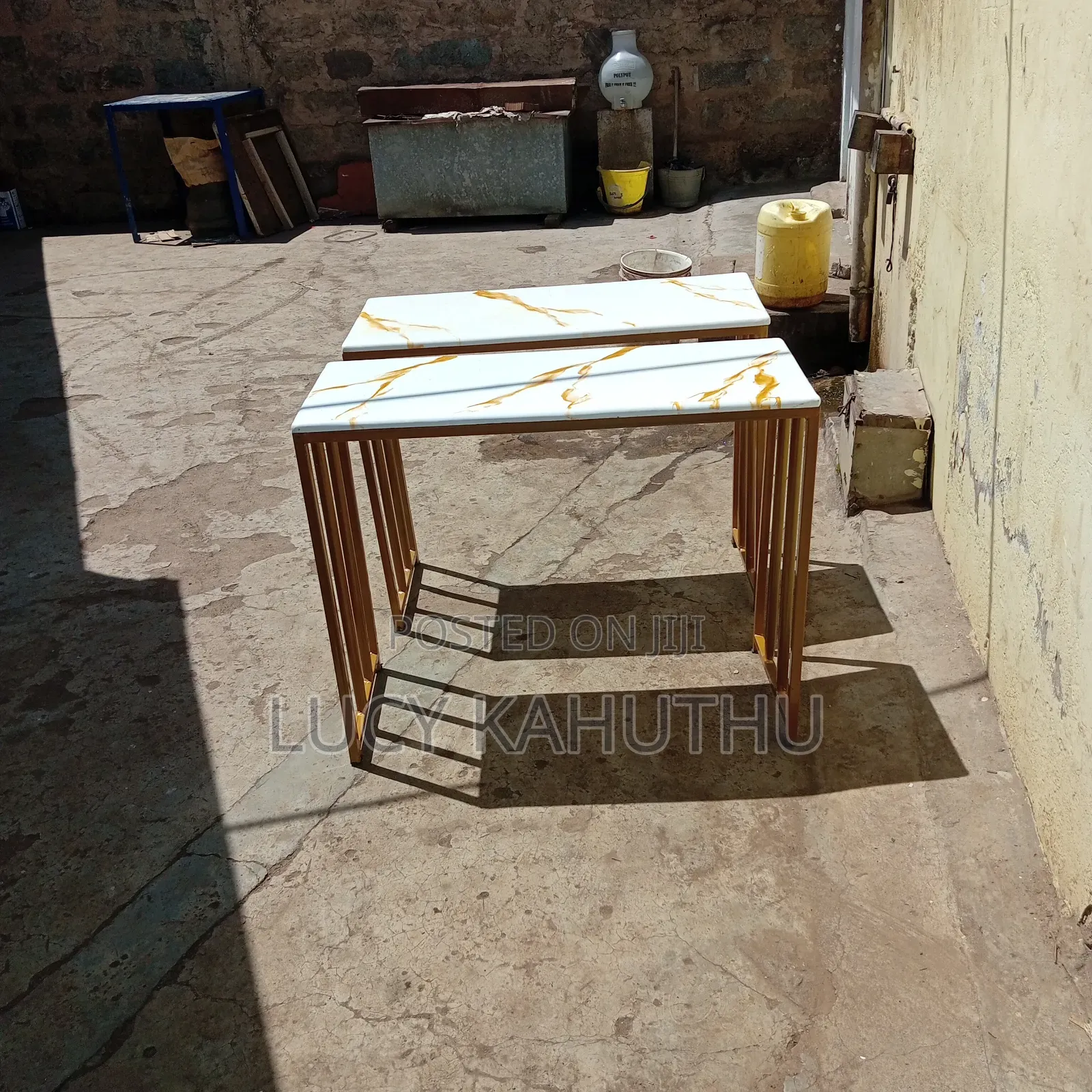 Simple Manicure Table With Gold Powder Coated Frame
