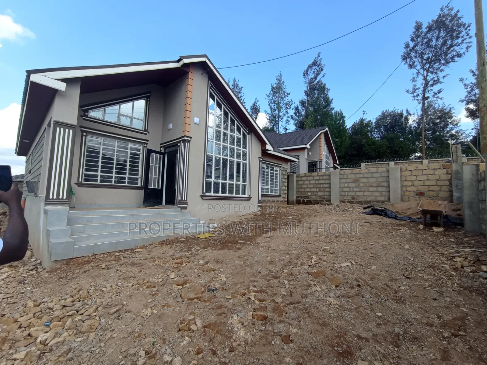 4bdrm Bungalow in Oluulua for sale