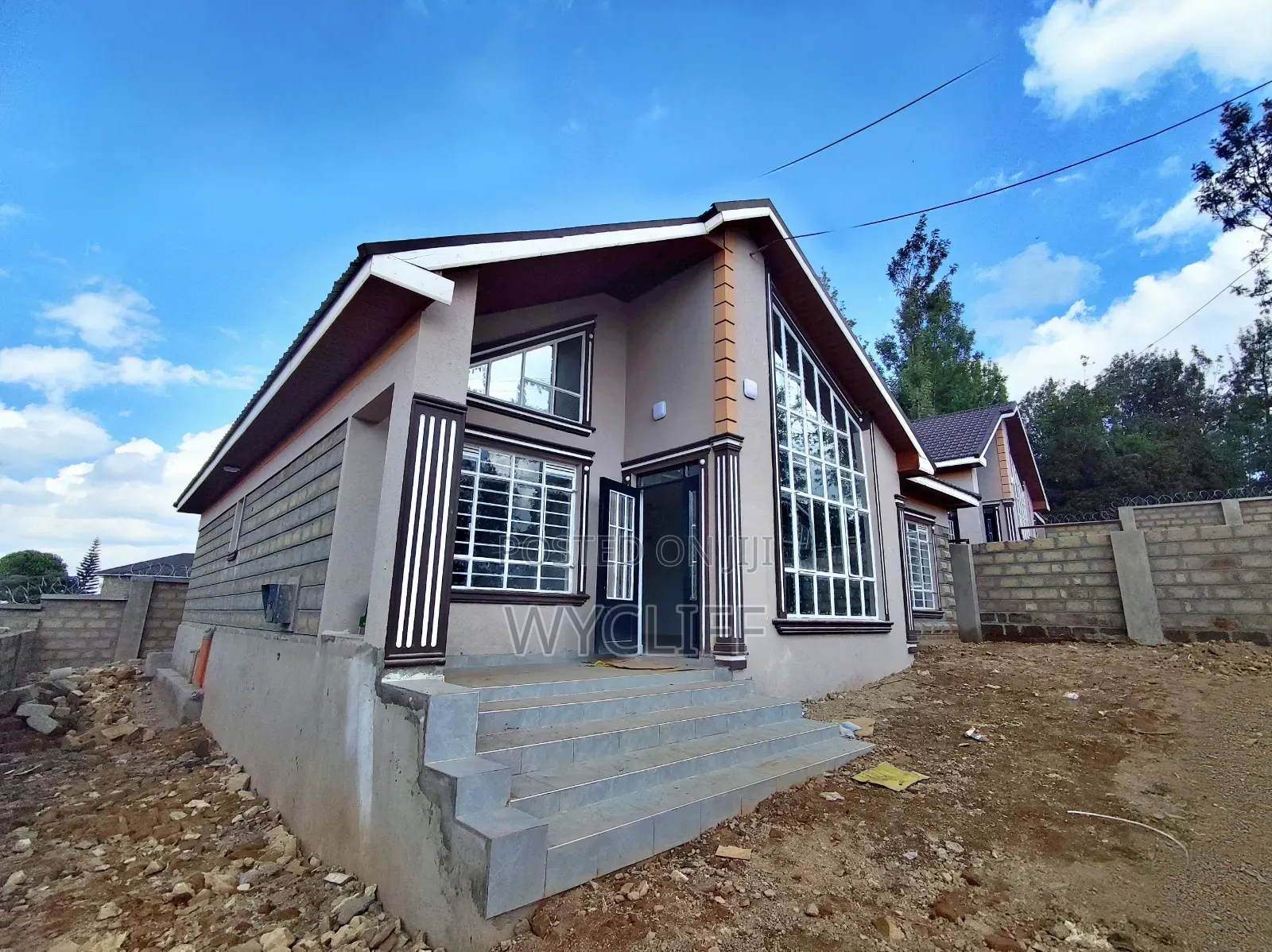 3bdrm Bungalow in Oluulua for sale