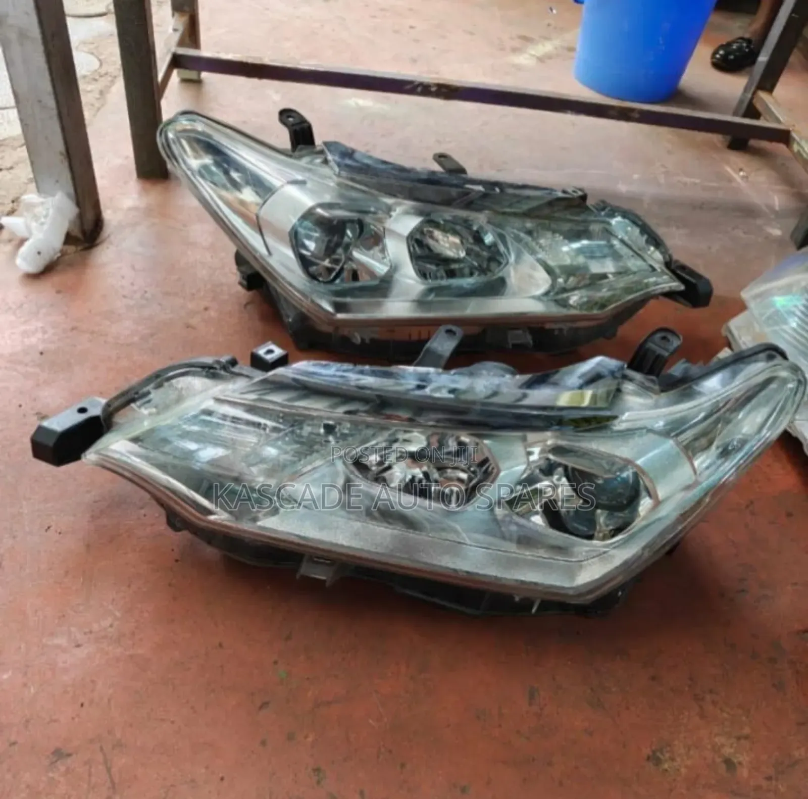 Non Xenon Headlight Toyota Fielder/Axio 165/170 2015-2019 Model