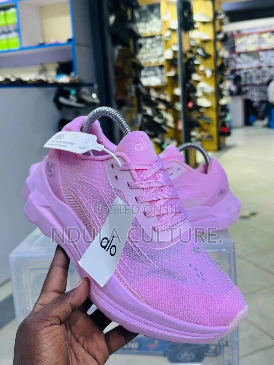 Alo Sneakers