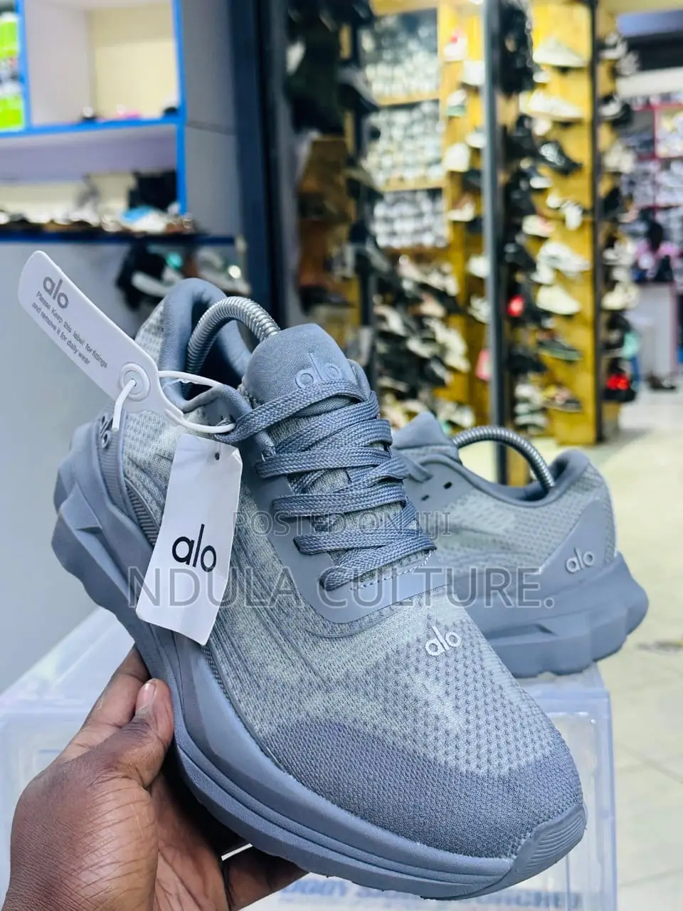 Alo Sneakers