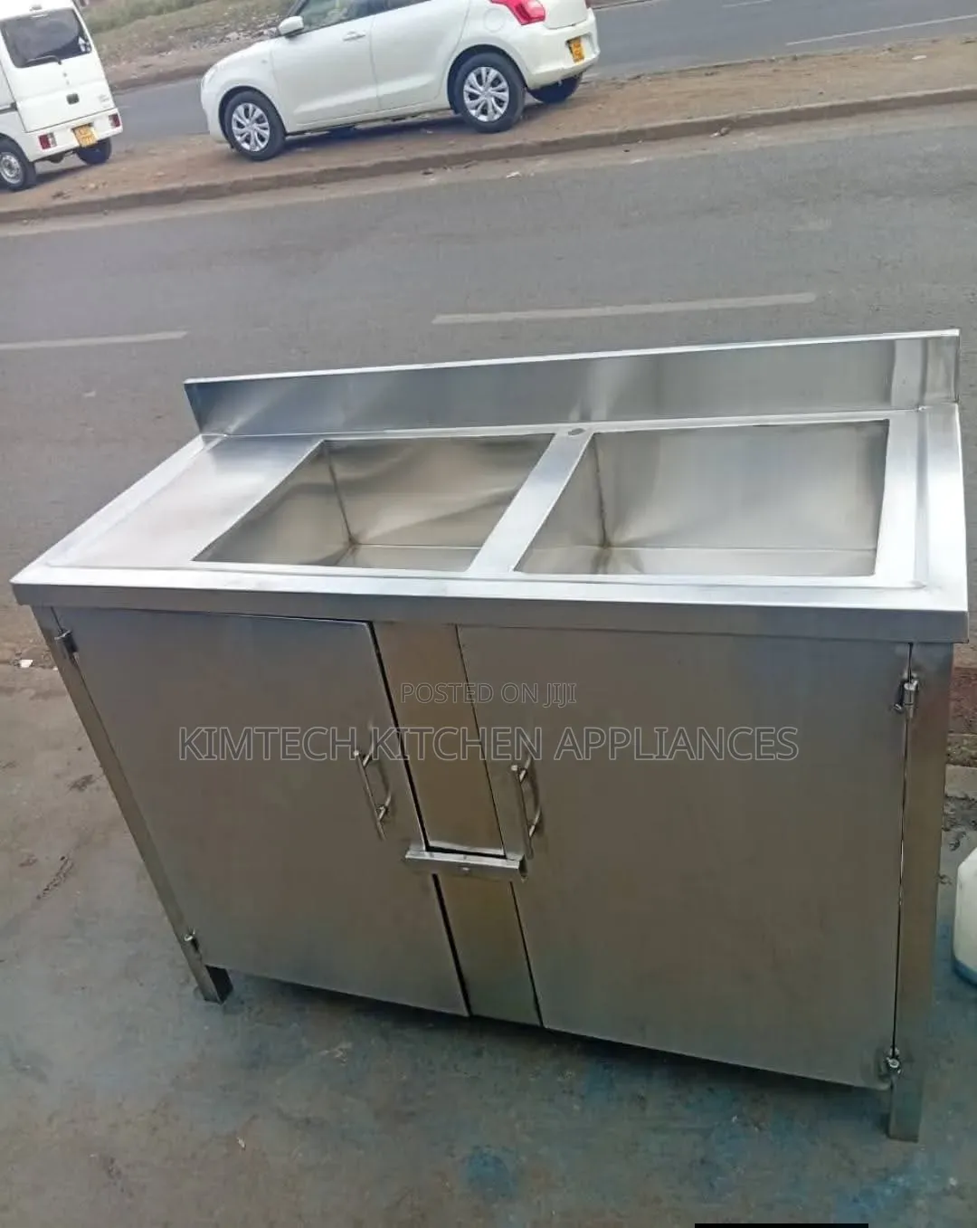 Double Sink Wit Cabinet