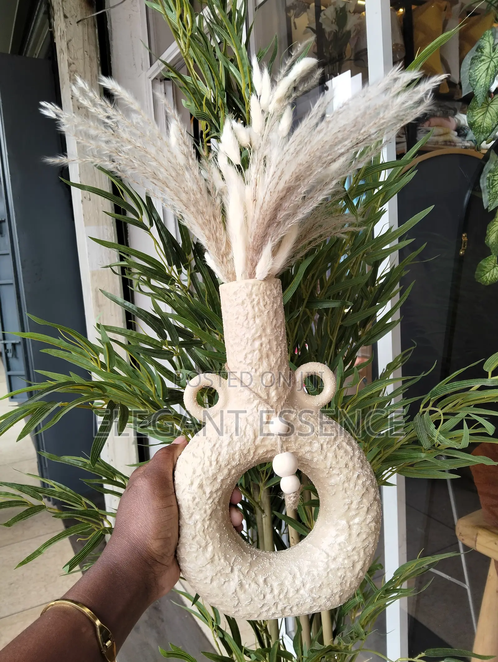 Donut Decorative Ceramic Vase With Bead Garland