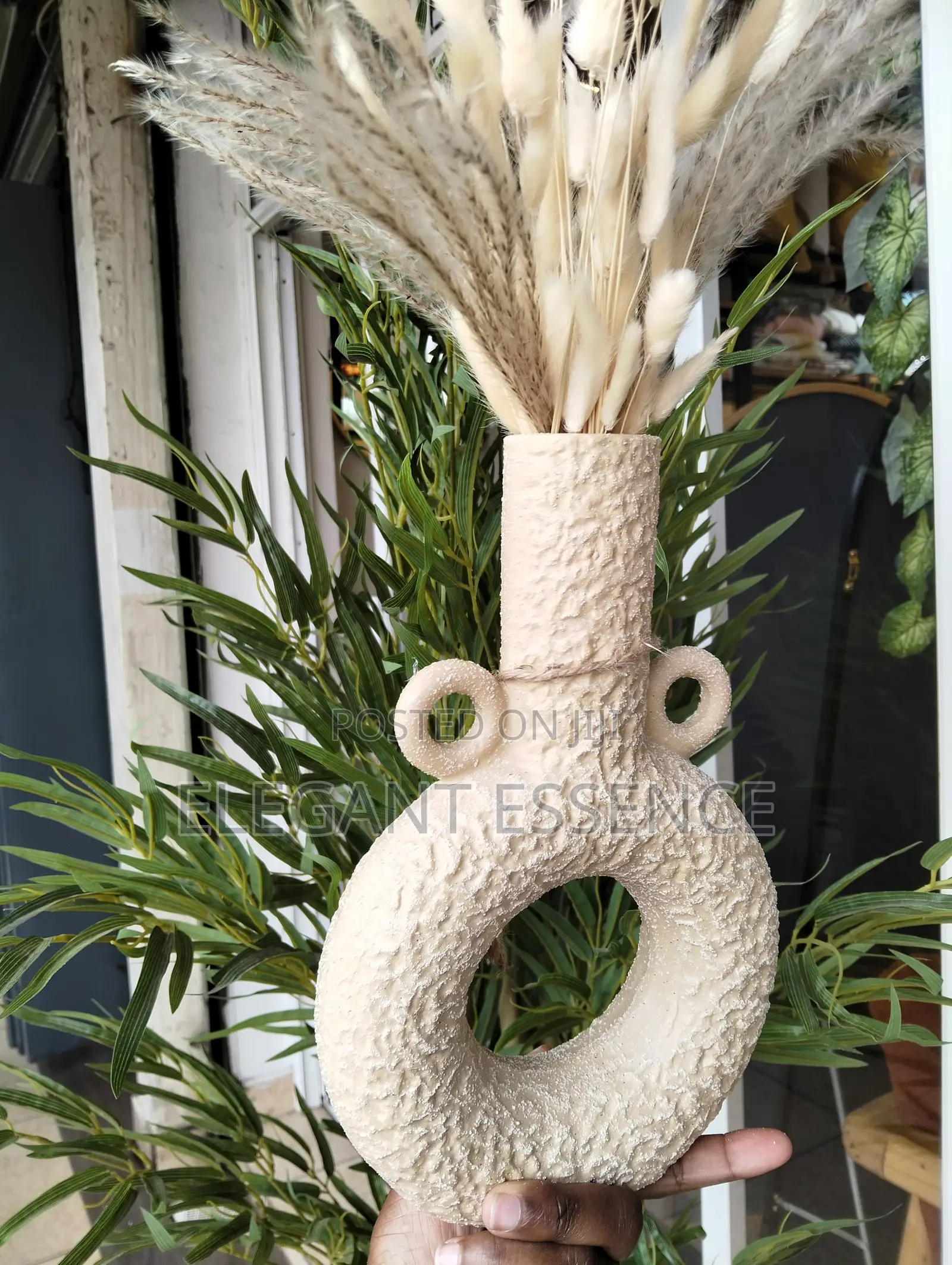 Donut Decorative Ceramic Vase With Bead Garland