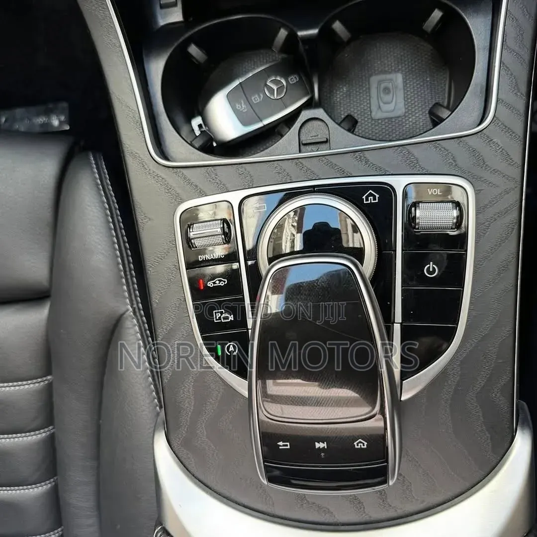 Mercedes-Benz C200 2019 Matt Black