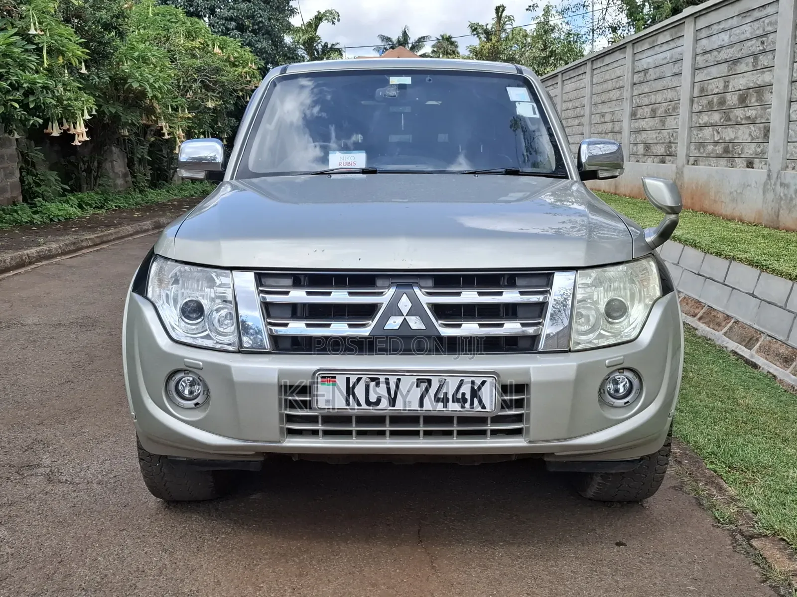Mitsubishi Pajero 3.2 Di-Dc GLS 2012 Gray