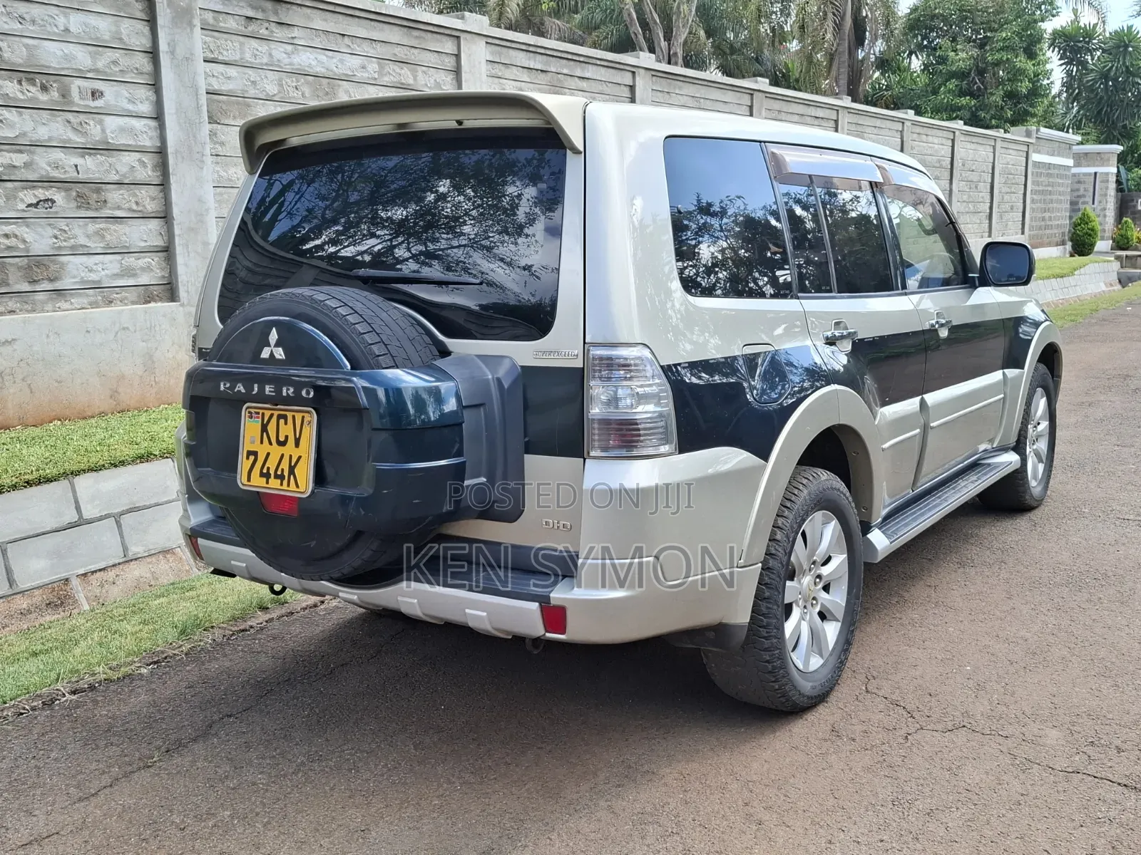 Mitsubishi Pajero 3.2 Di-Dc GLS 2012 Gray