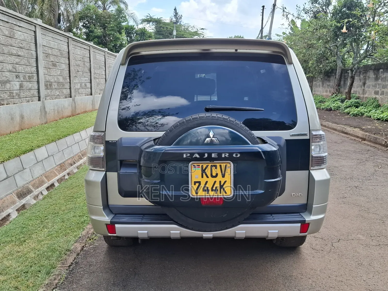 Mitsubishi Pajero 3.2 Di-Dc GLS 2012 Gray