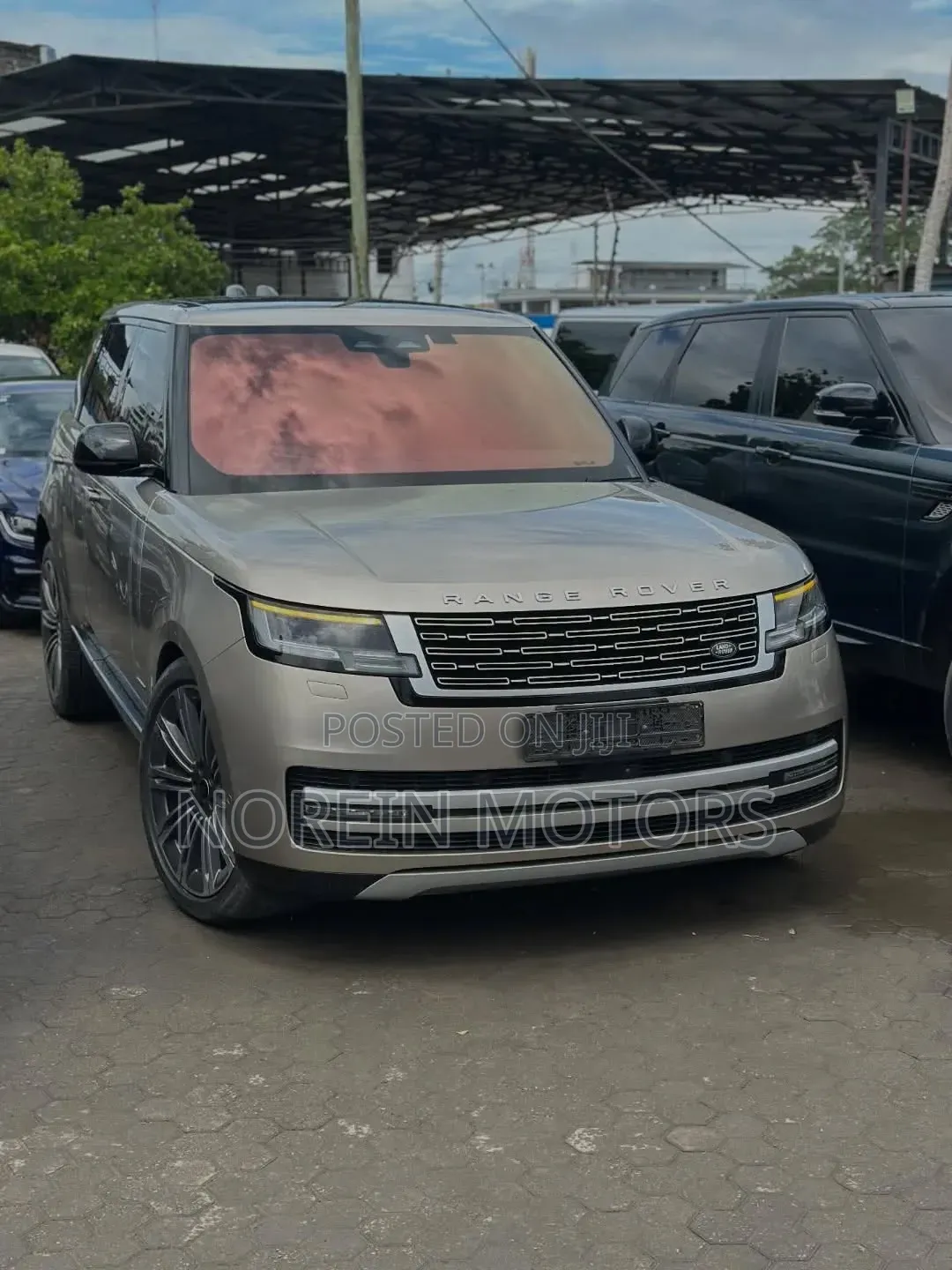 Land Rover Range Rover Vogue 2022 Gold