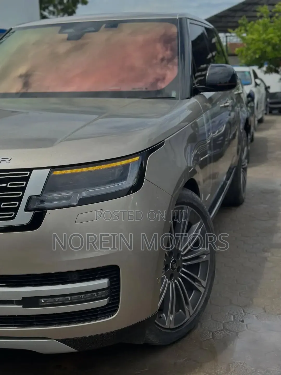 Land Rover Range Rover Vogue 2022 Gold