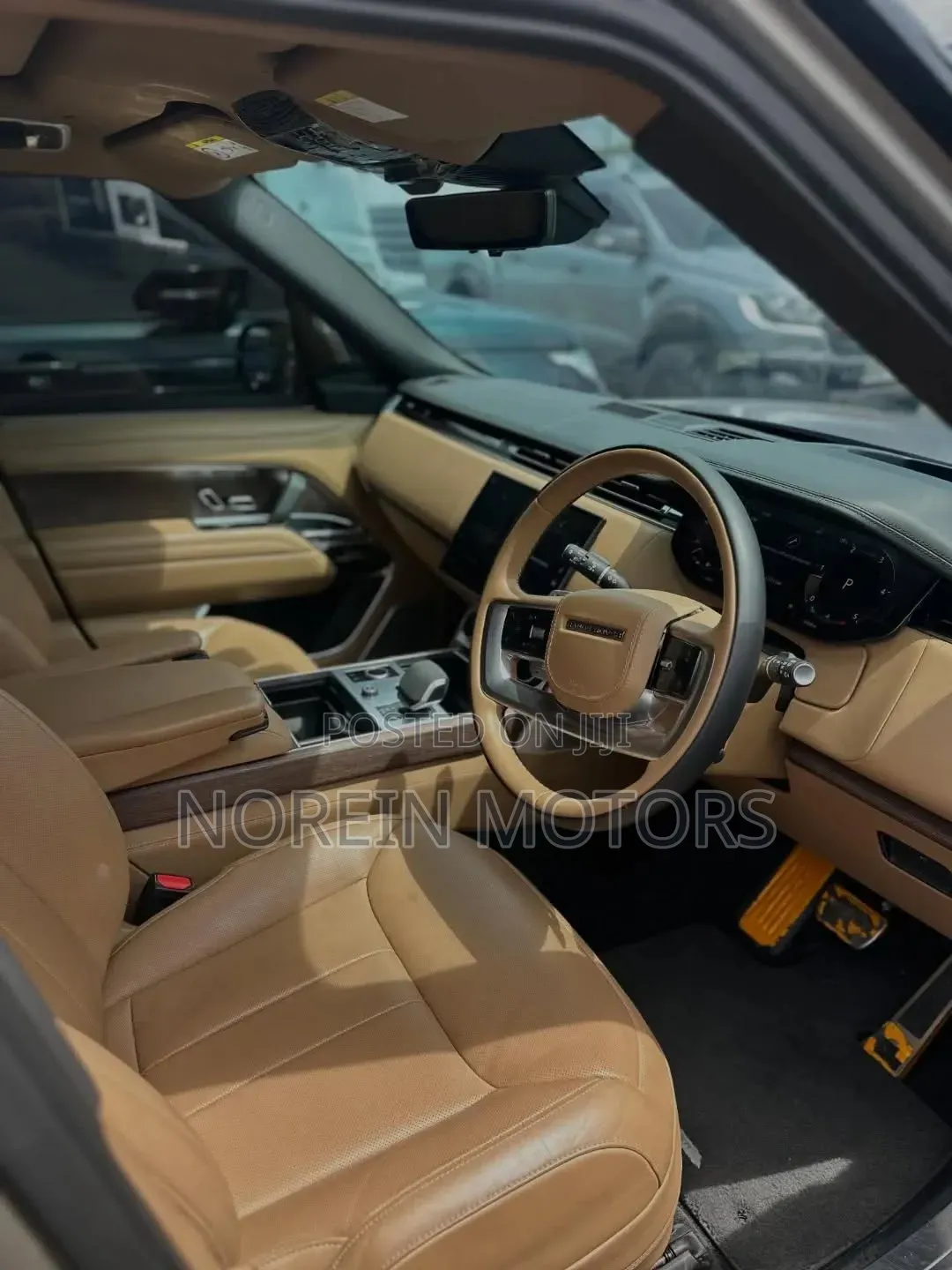 Land Rover Range Rover Vogue 2022 Gold