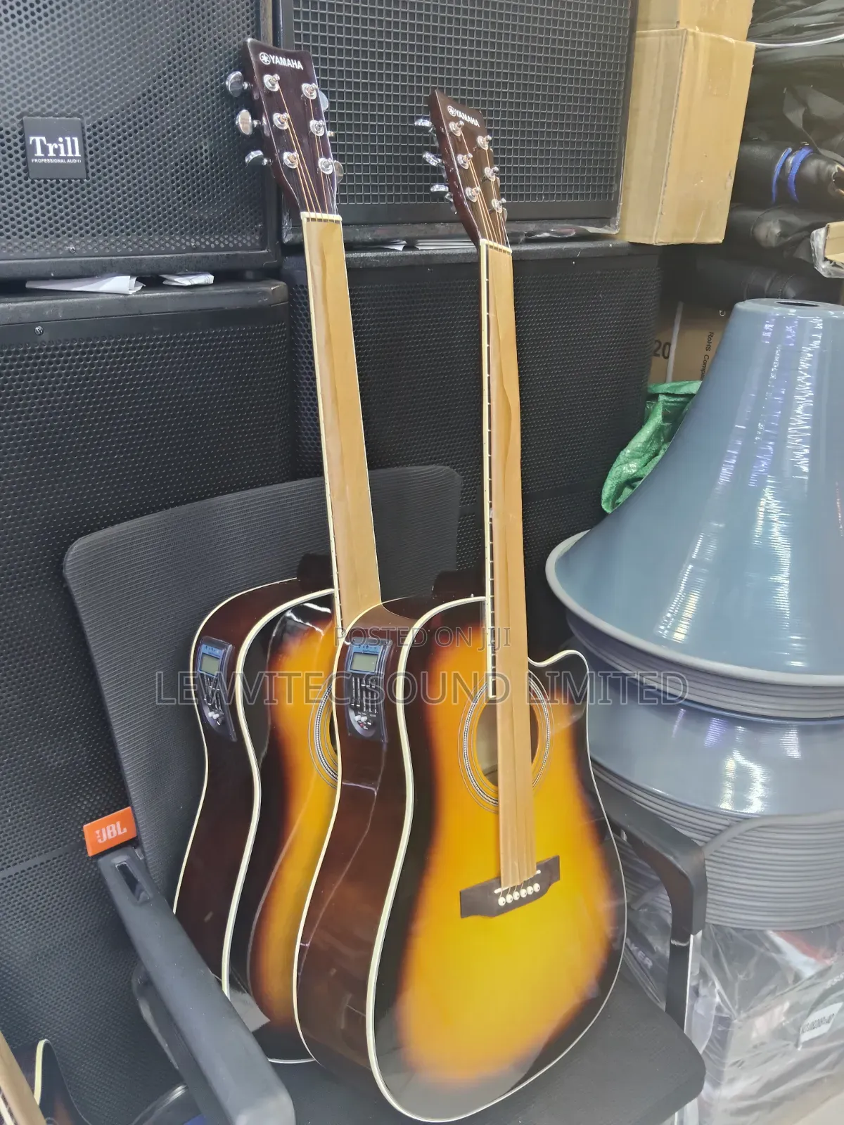 Yamaha Full Semi Acoustic Guitar