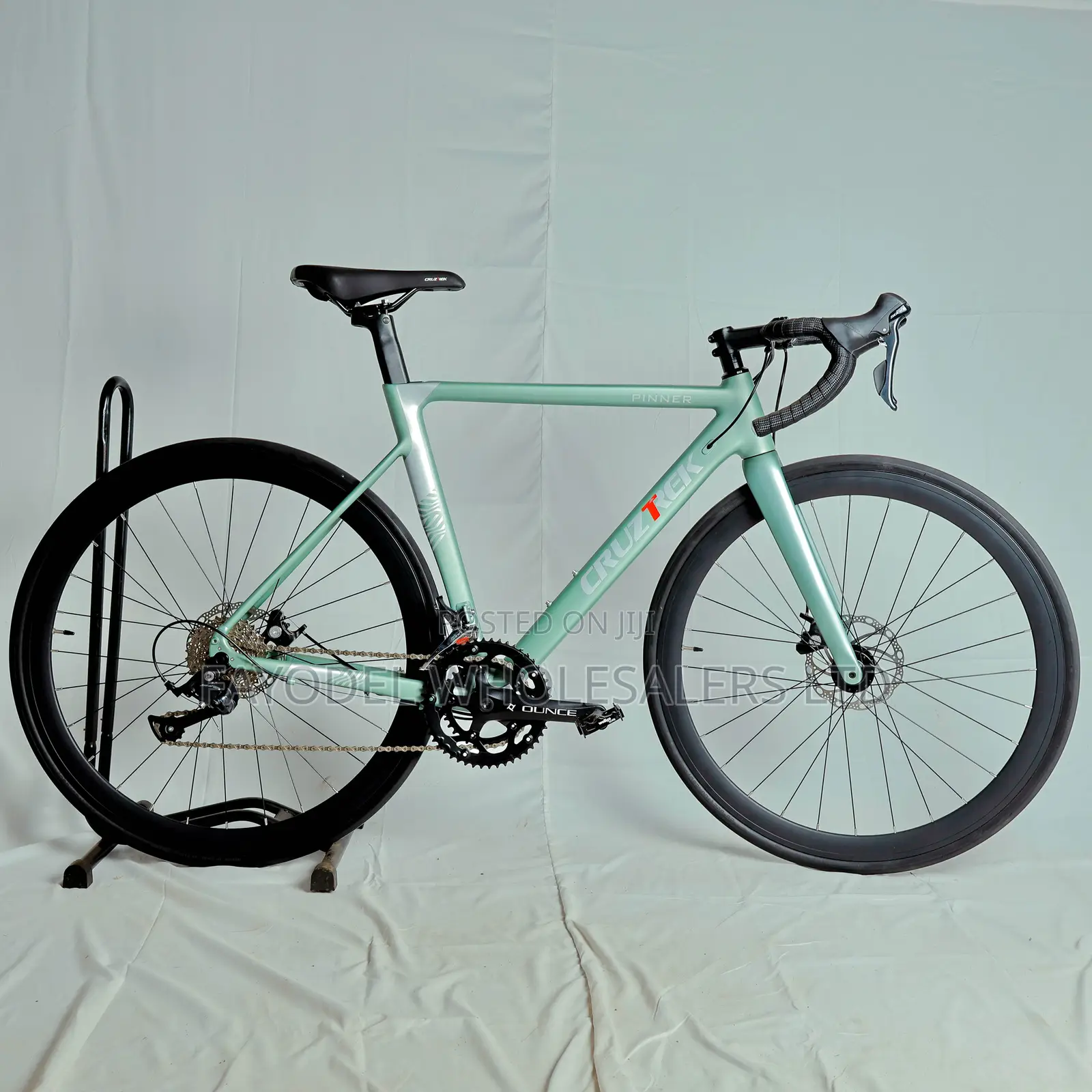 Cruztek 700 Pinner Carbon Bike – Light Green Urban Cruiser