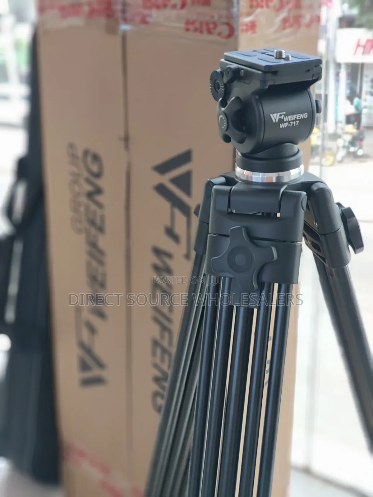 Weifeng 717 Commercial Tripod Stand
