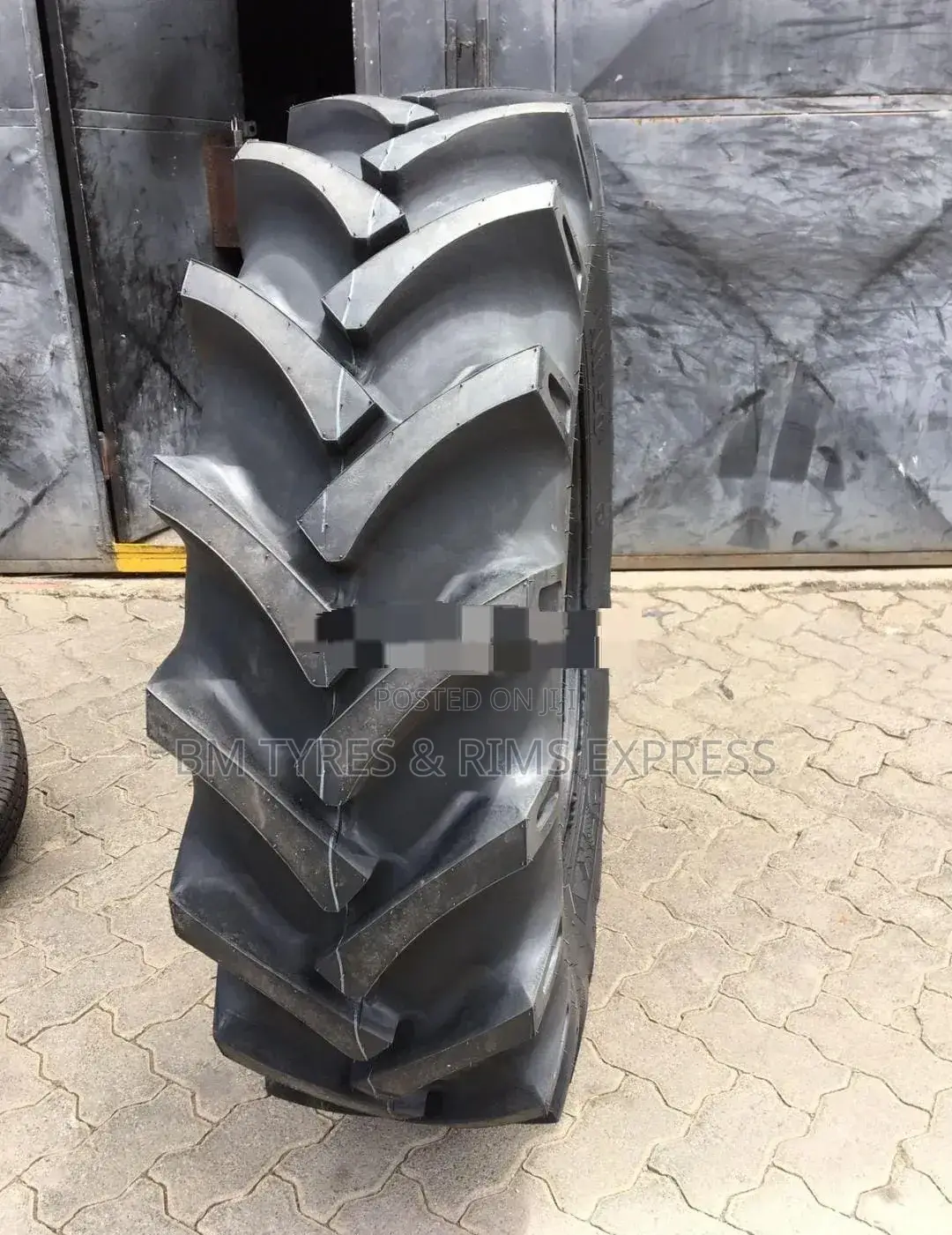 14.9-28 Ozka Tyres (Tractor) Turkey. 14ply.