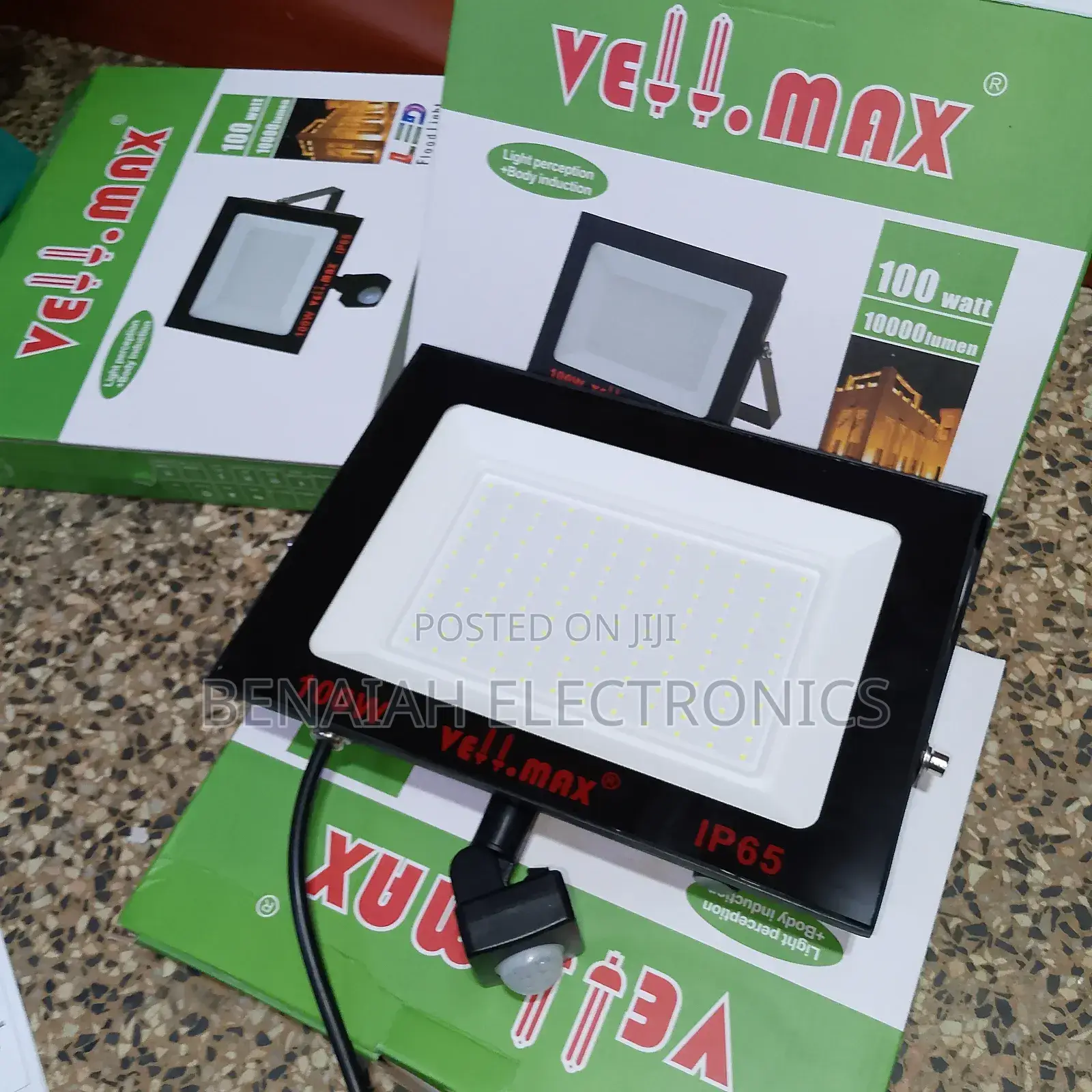 Credible Vellmax Floodlight 100watts Inbuilt Motion Sensor, Waterproof