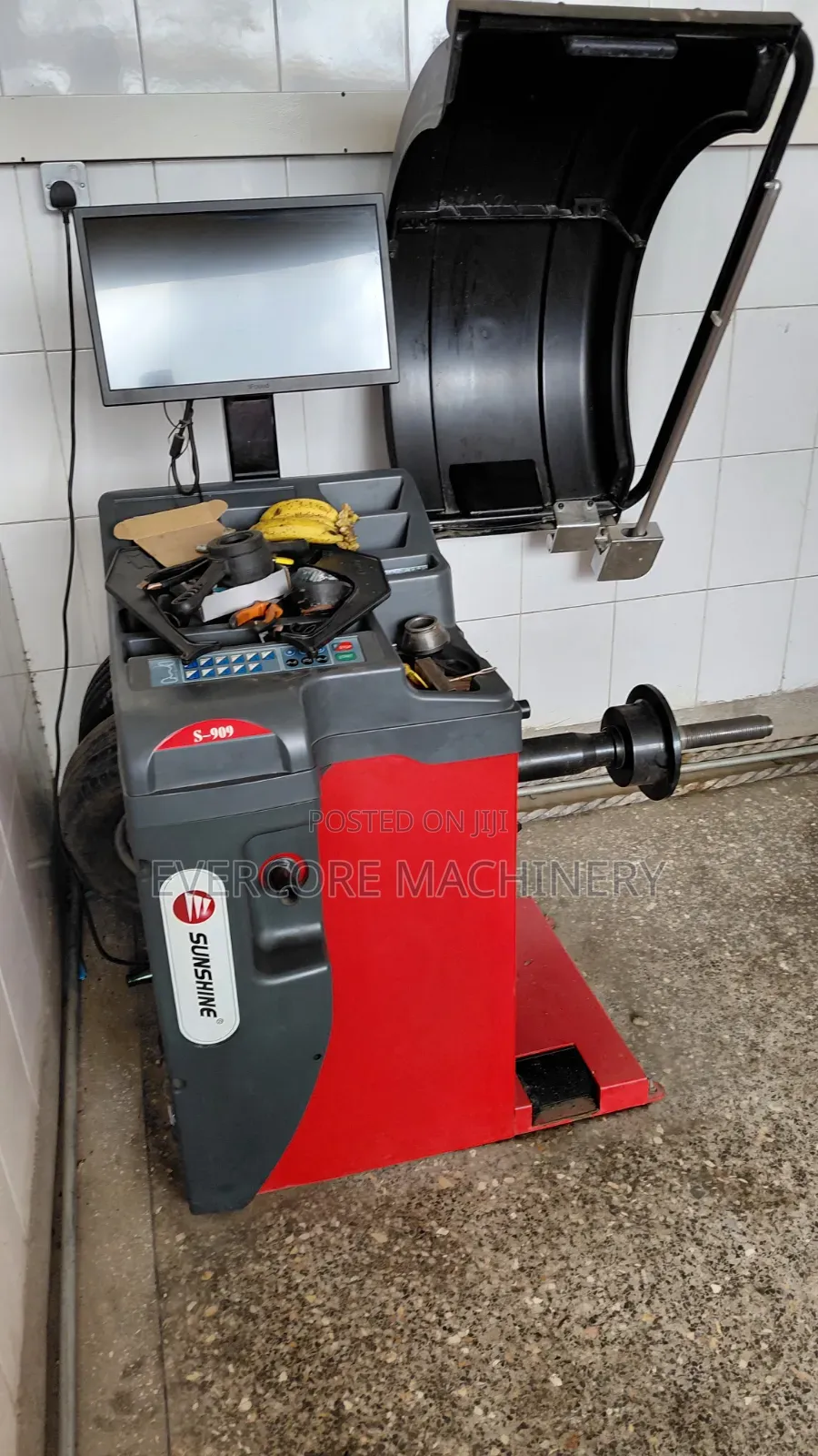 2026 New Model Wheel Balancer Machine Sunshine Italy Technology.