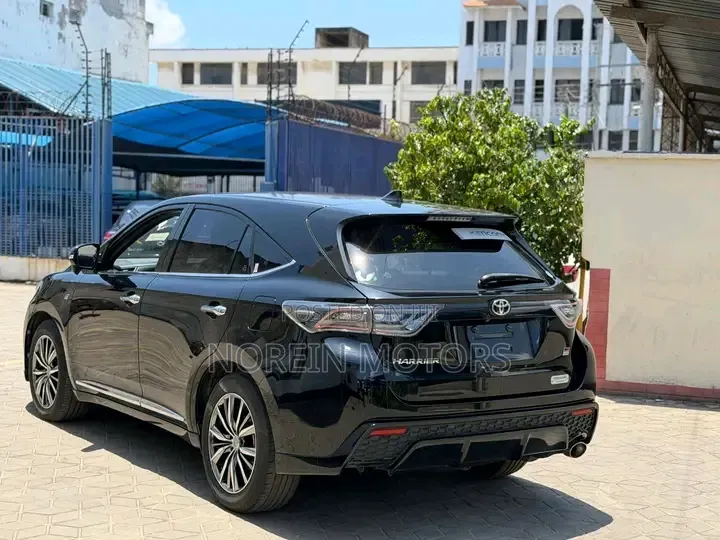 Toyota Harrier 2.0 Turbo 4WD 2019 Matt Black