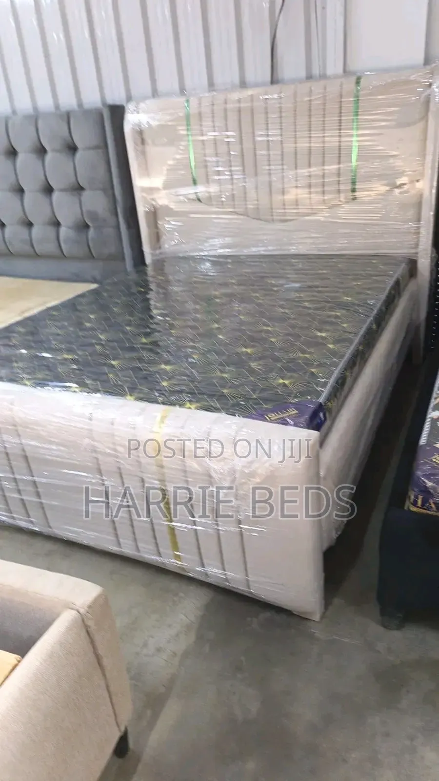 Modern Cheaster Bed Upholstery Bed