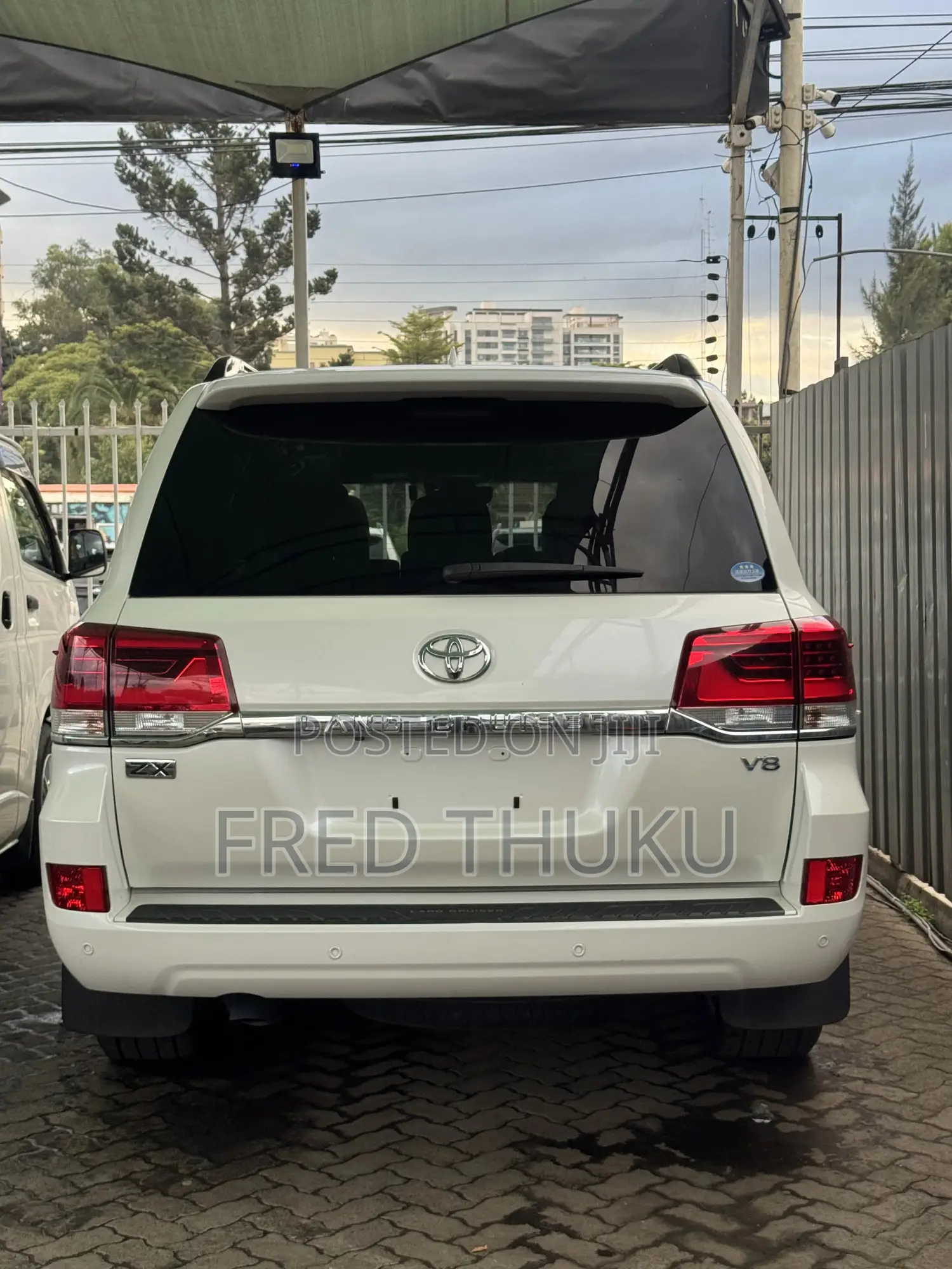 Toyota Land Cruiser 4.6 V8 ZX 2019 White