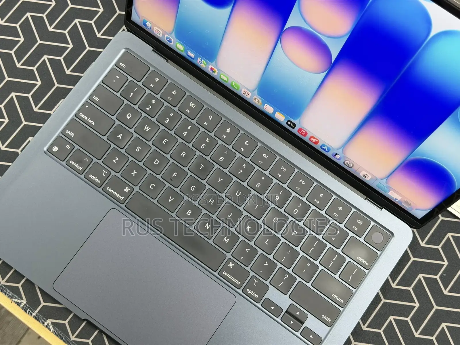 Laptop Apple MacBook Air 2022 M2 16GB Apple M2 SSD 256GB