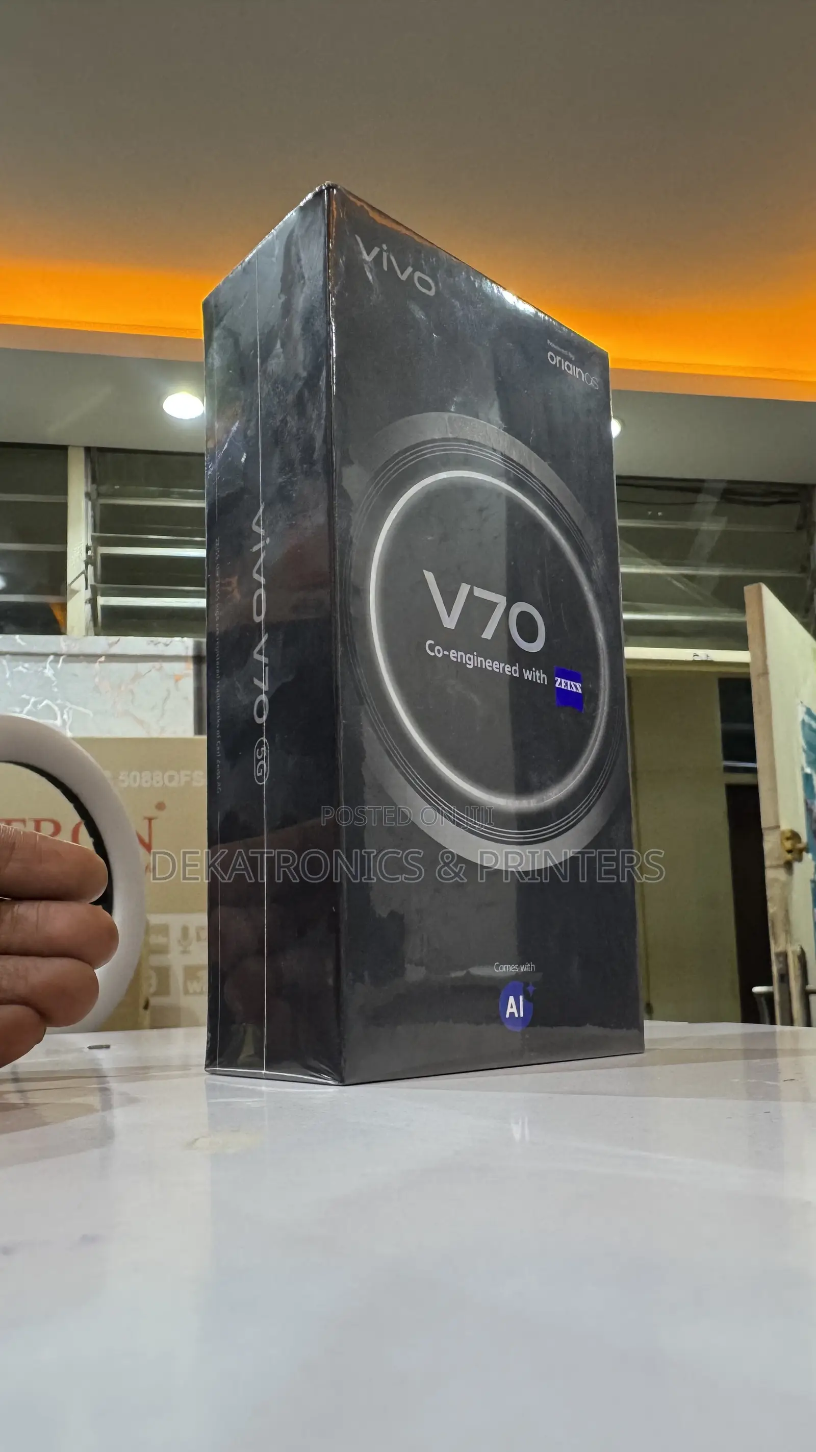 New Vivo V70 512 GB Gray