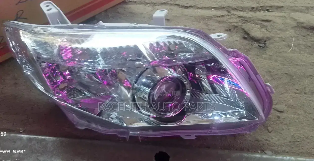Head Lamp/ Head Light Fielder 2007/2008/2010 Xenon
