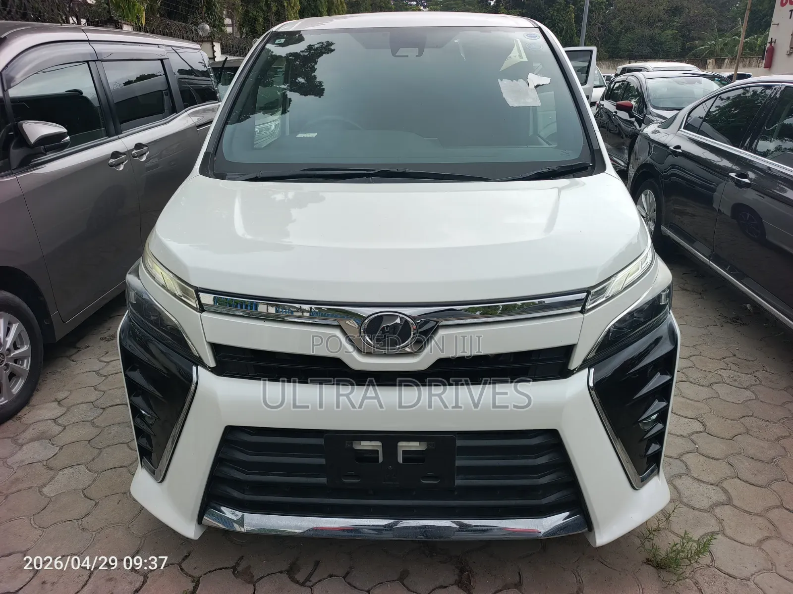 Toyota Voxy 2019 White