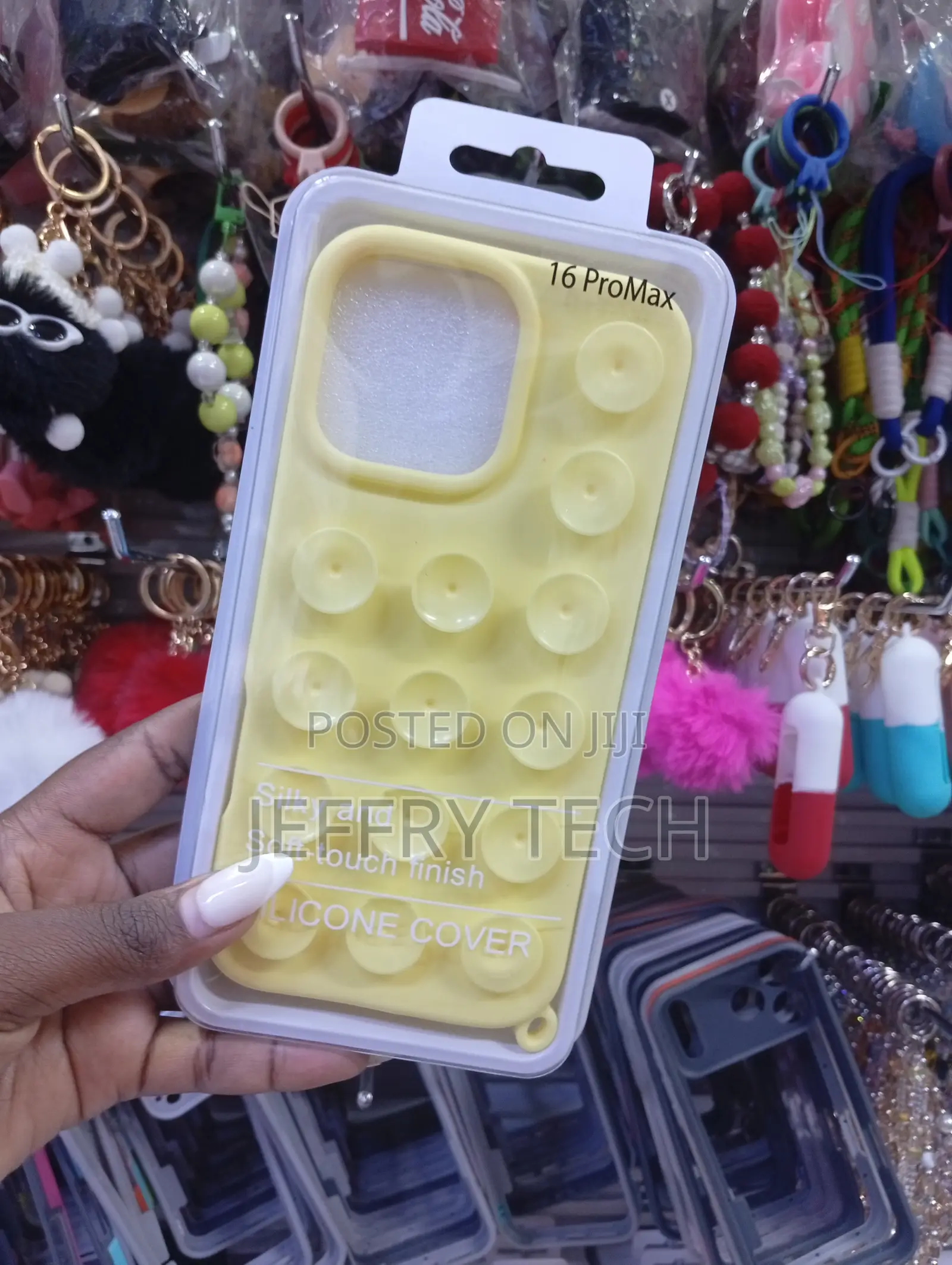 iPhone 16 Pro Max Case Withintegrated Suction Cups for Hands-Free Grip