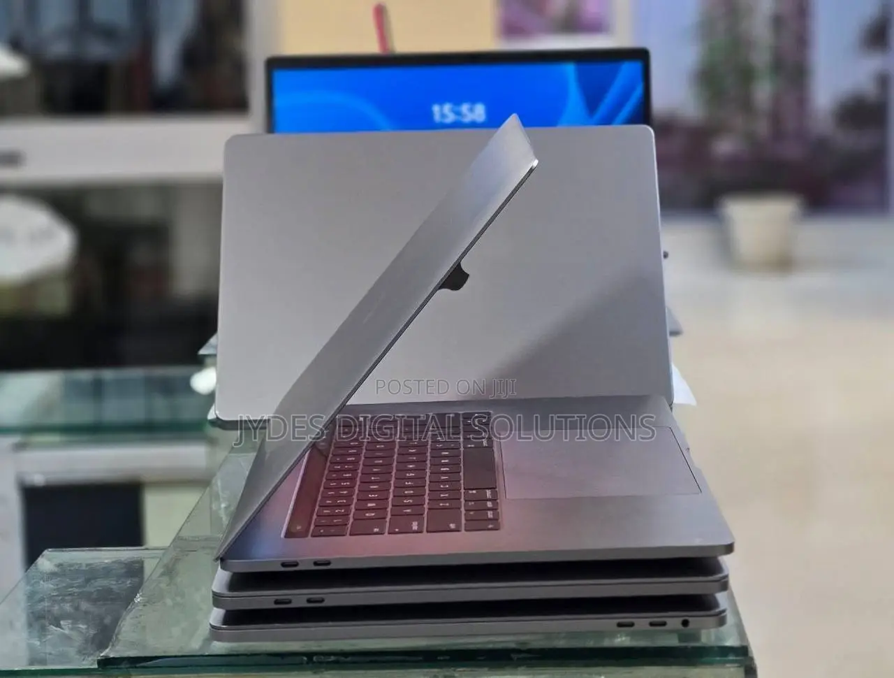 Laptop Apple MacBook Pro 2017 16GB Intel Core i7 SSD 512GB