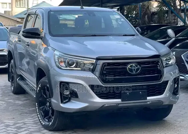 Toyota Hilux Revo Double Cab Deisel 2.4 AWD 2019 Silver