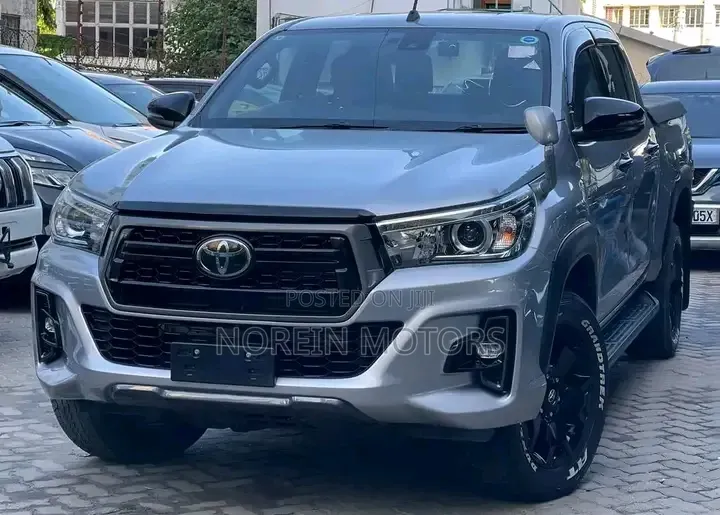 Toyota Hilux Revo Double Cab Deisel 2.4 AWD 2019 Silver